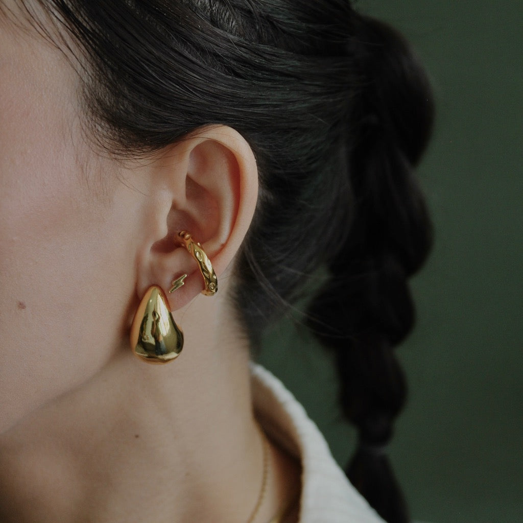 ARETES GOTA DORADOS MEDIANOS