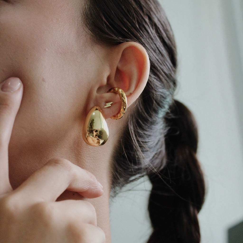 ARETES GOTA DORADOS MEDIANOS
