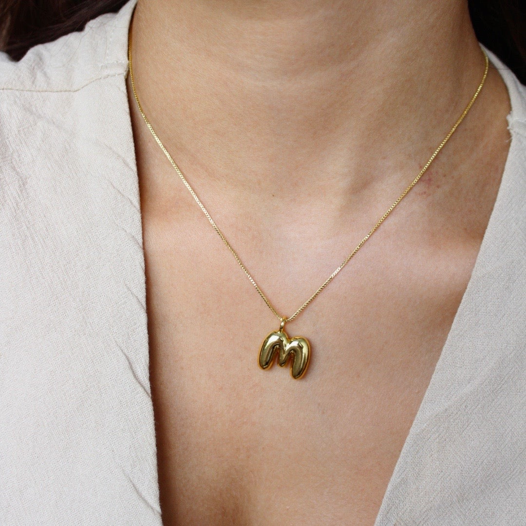 COLLAR INCIAL CHUNKY MINI DORADO