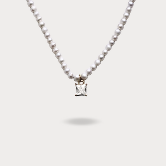 COLLAR HADID